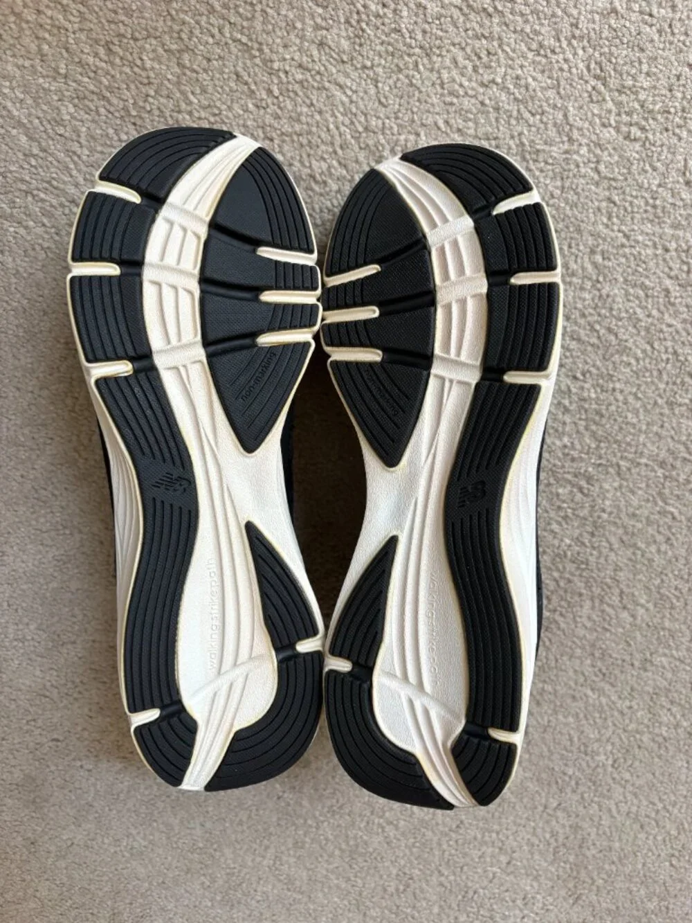 New Balance Comfort Ride Women's Running Shoes Size 12 Black White WW496BL3